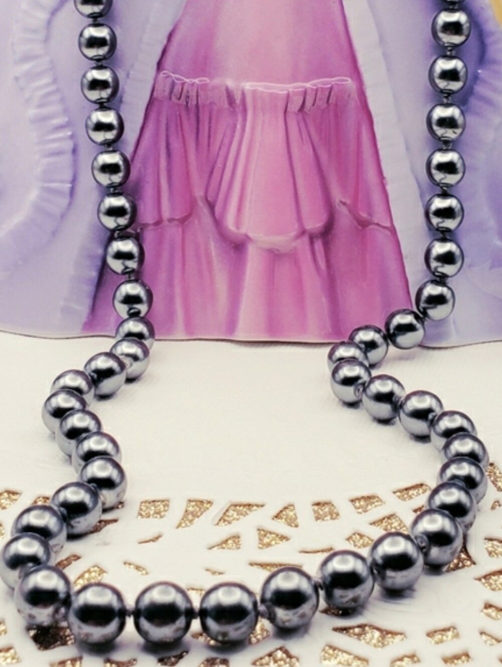 Vintage Round Metallic Dark Gray Pearl Beaded Necklace